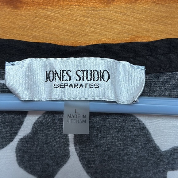 Jones Studio Separates size large black, pink and white leaf pattern - Picture 2 of 6